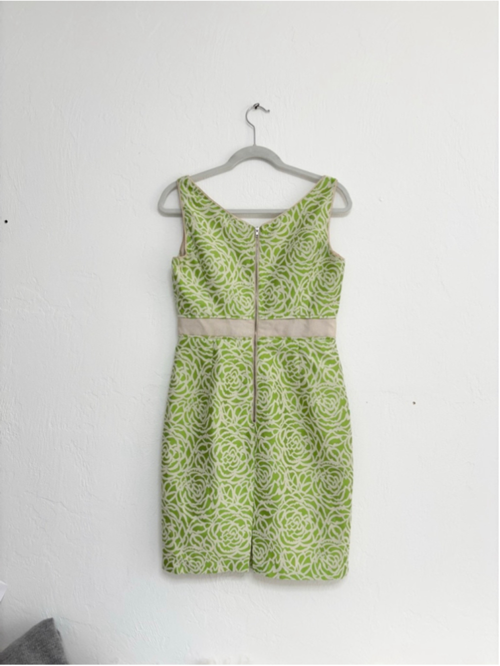 Women's Maggy London Green & Beige Floral Sheath Dress Size 6 - Picture 2 of 11
